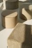 Grauer runder Pouf Cozy 45x35